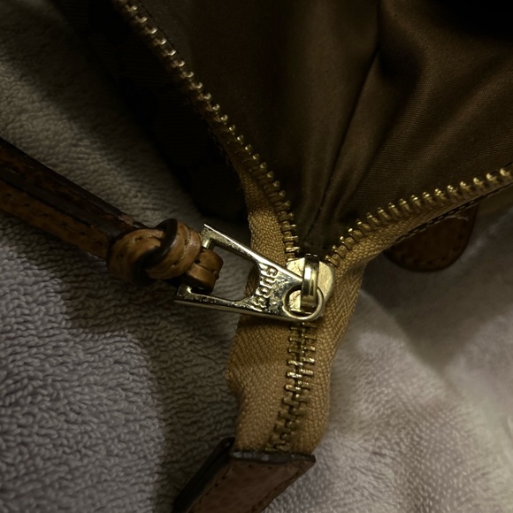 Gorgeous - Picture 3 of 6